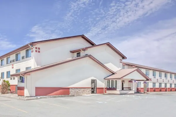 Photo 1 - Super 8 by Wyndham Montgomery Maybrook