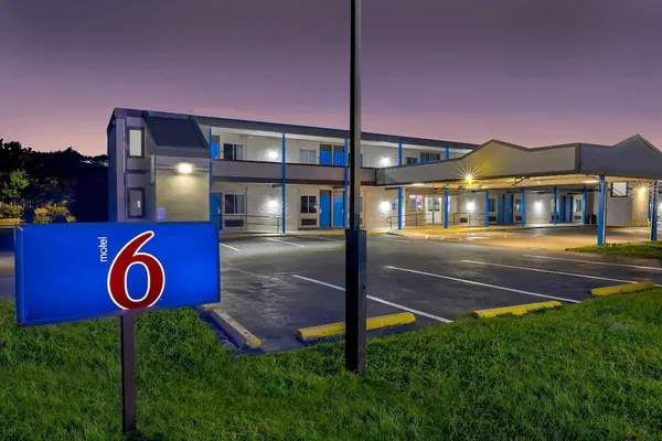 Photo 1 - Motel 6 - Harrisburg, PA - Near PA Expo Center