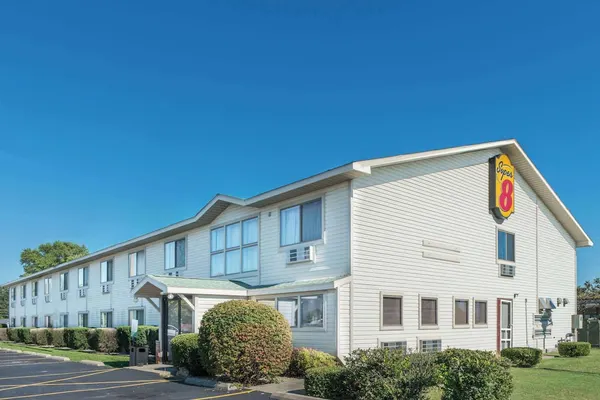 Photo 1 - Super 8 by Wyndham Du Quoin
