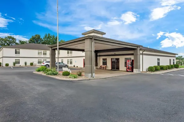 Photo 1 - Super 8 by Wyndham Bellefontaine