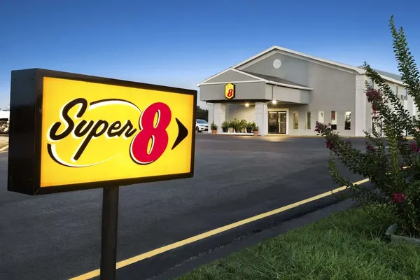 Photo 1 - Super 8 by Wyndham Ardmore