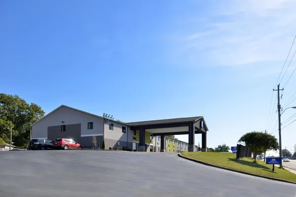 Photo 1 - Americas Best Value Inn Memphis Airport