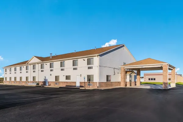 Photo 1 - Americas Best Value Inn Wenona