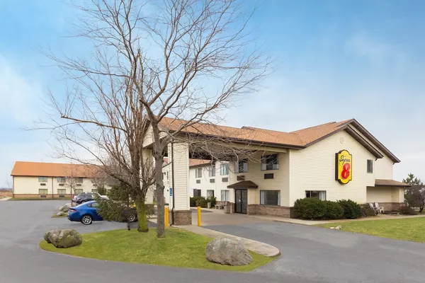 Photo 1 - Super 8 by Wyndham Hebron Lowell Area