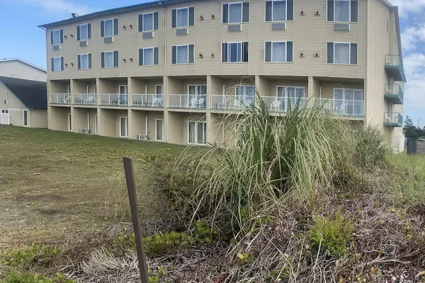 Photo 1 - Comfort Inn & Suites Ocean Shores