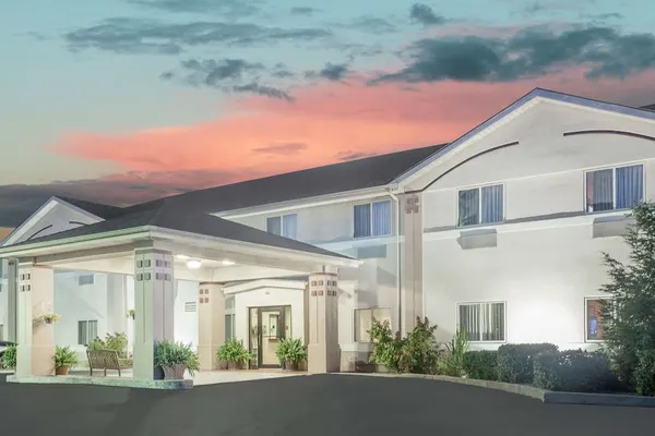 Photo 1 - Super 8 by Wyndham Central City