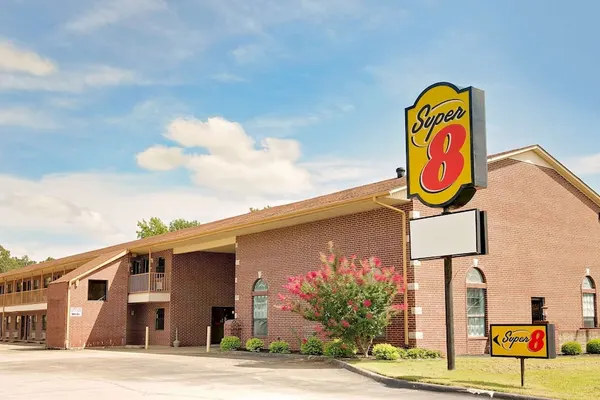 Photo 1 - Super 8 by Wyndham Hazen