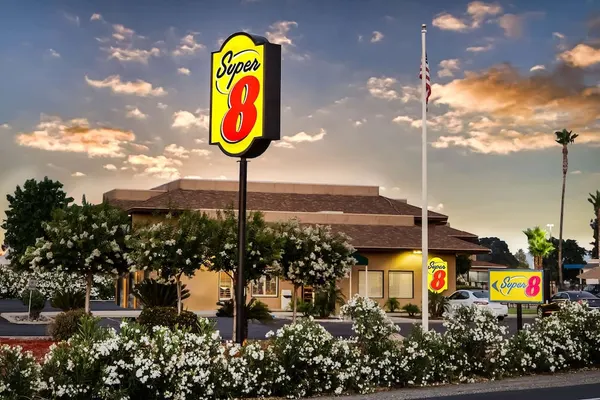 Photo 1 - Super 8 by Wyndham Lindsay Olive Tree