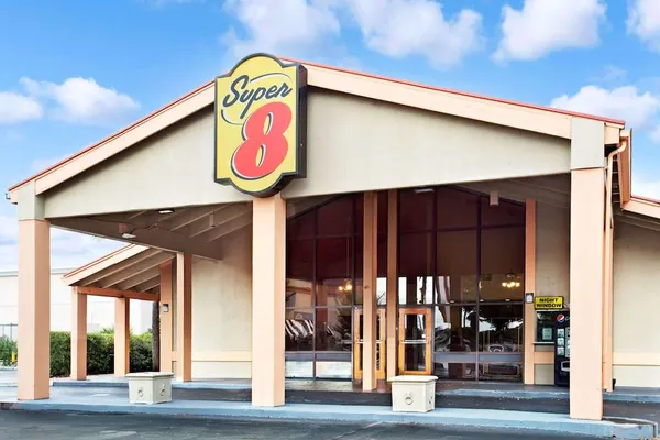 Photo 1 - Super 8 by Wyndham Kissimmee/Maingate/Orlando Area