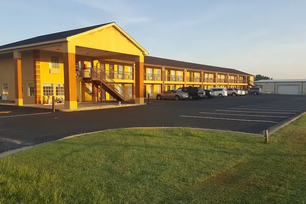 Photo 1 - Executive Inn