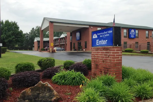 Photo 1 - Americas Best Value Inn & Suites Maumelle North Little Rock
