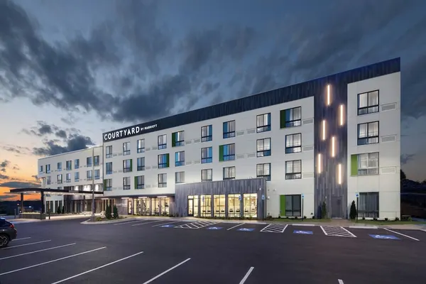 Photo 1 - Courtyard by Marriott Russellville