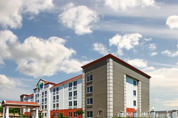 Photo 1 - Holiday Inn Express Hotel & Suites Dallas Lewisville by IHG