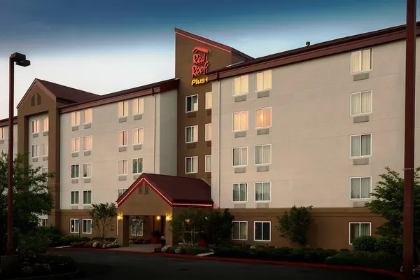 Photo 1 - Red Roof Inn PLUS+ Long Island - Garden City