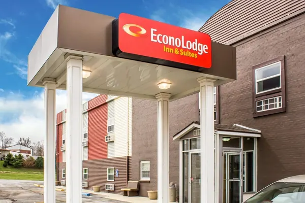 Photo 1 - Econo Lodge Inn & Suites Walnut