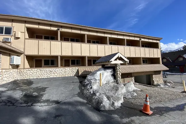 Photo 1 - SureStay Plus Hotel by Best Western Mammoth Lakes