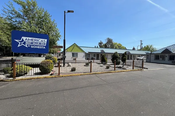 Photo 1 - Americas Best Value Inn Eugene