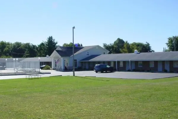 Photo 1 - Monticello Inn