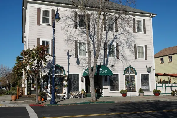 Photo 1 - Union Hotel