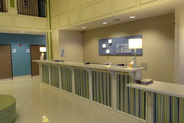 Photo 1 - Holiday Inn Express Kansas City-Bonner Springs by IHG