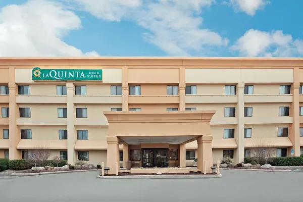 Photo 1 - La Quinta Inn & Suites by Wyndham Mansfield OH