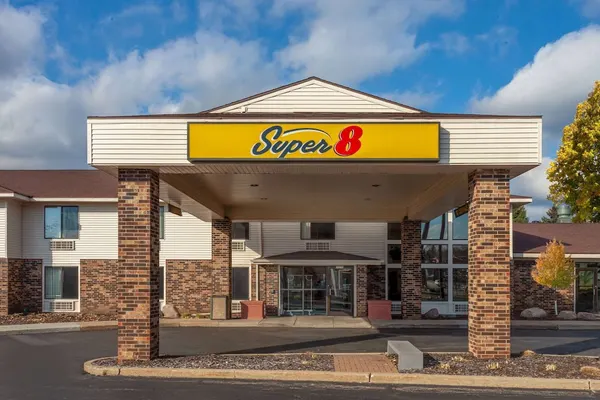 Photo 1 - Super 8 by Wyndham Wausau