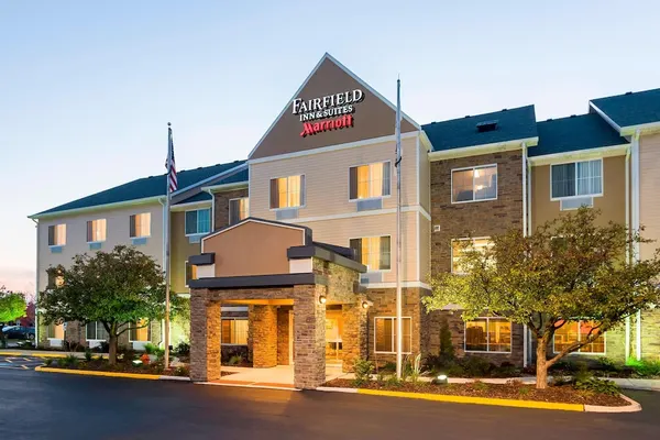 Photo 1 - Fairfield Inn & Suites by Marriott Chicago Naperville/Aurora