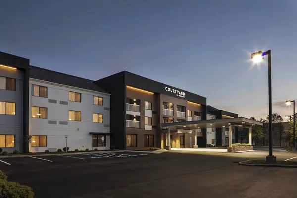Photo 1 - Courtyard by Marriott Indianapolis Northwest