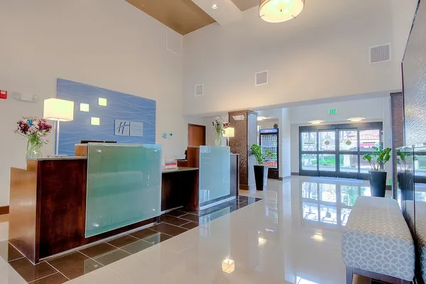 Photo 1 - Holiday Inn Express Hotel & Suites Carlsbad Beach, an IHG Hotel