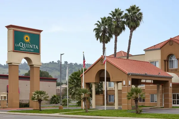 Photo 1 - La Quinta Inn & Suites by Wyndham Fairfield - Napa Valley