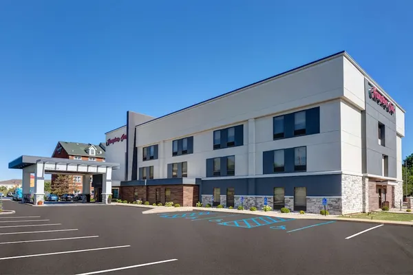 Photo 1 - Hampton Inn Cincinnati Airport - North