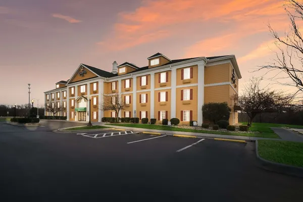 Photo 1 - Quality Inn Alcoa Knoxville