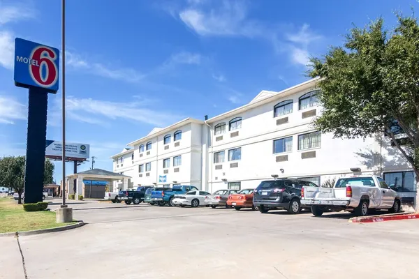 Photo 1 - Motel 6 Oklahoma City, OK