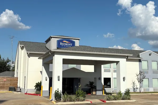 Photo 1 - Baymont by Wyndham Iowa Lake Charles