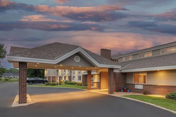 Photo 1 - SureStay Plus Hotel by Best Western Litchfield