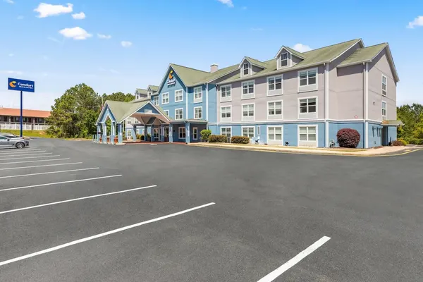 Photo 1 - Comfort Inn & Suites Rome South
