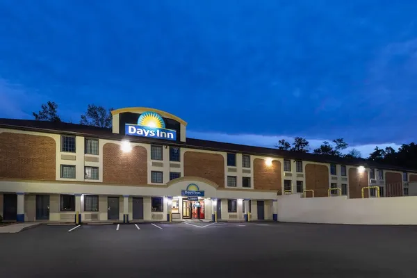 Photo 1 - Days Inn by Wyndham Dumfries Quantico