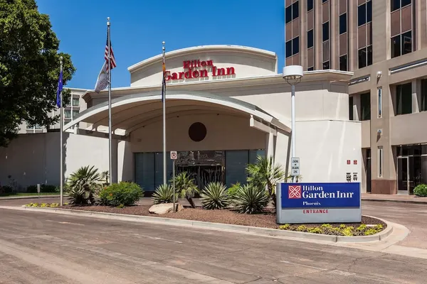 Photo 1 - DoubleTree by Hilton Phoenix Midtown