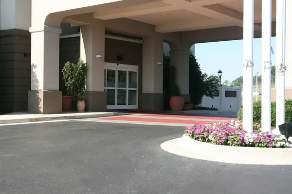 Photo 1 - Hampton Inn Guntersville