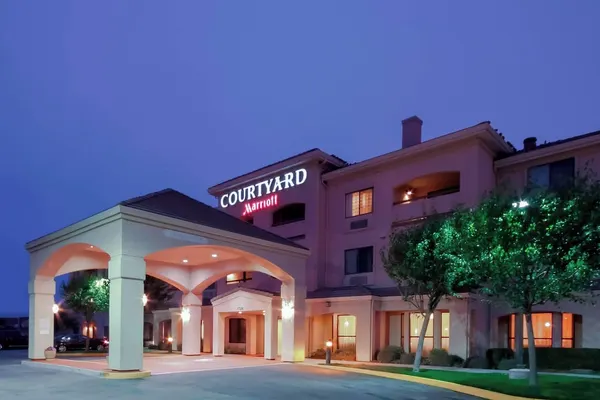 Photo 1 - Courtyard by Marriott Salinas Monterey