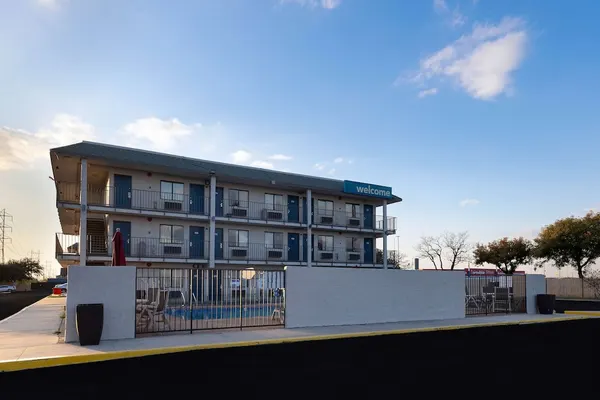 Photo 1 - Motel 6 San Antonio, TX - West SeaWorld