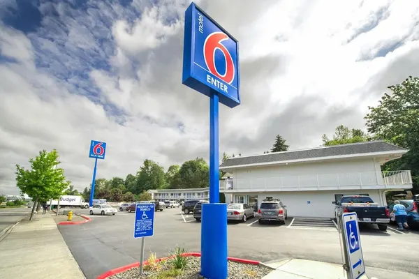 Photo 1 - Motel 6 Seattle, WA - Airport