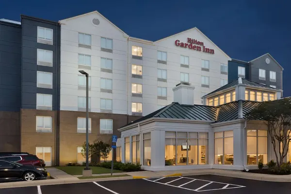 Photo 1 - Hilton Garden Inn Birmingham/Lakeshore Drive