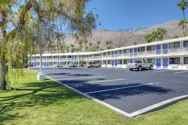 Photo 1 - Motel 6 Palm Springs, CA - East - Palm Canyon