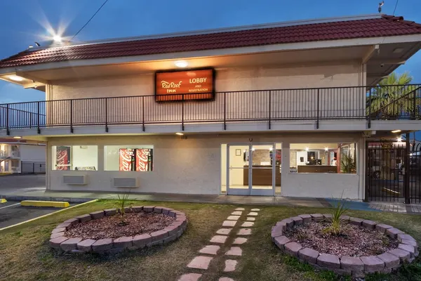 Photo 1 - Red Roof Inn Phoenix - Midtown