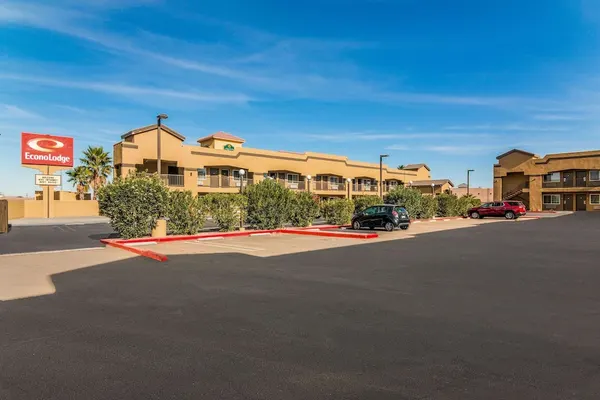 Photo 1 - Econo Lodge Hesperia - Victorville I-15