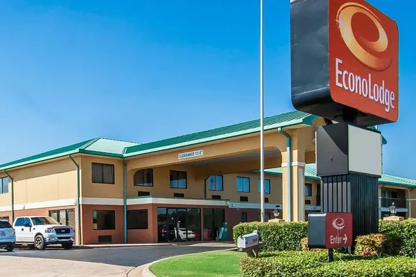 Photo 1 - Econo Lodge Prattville