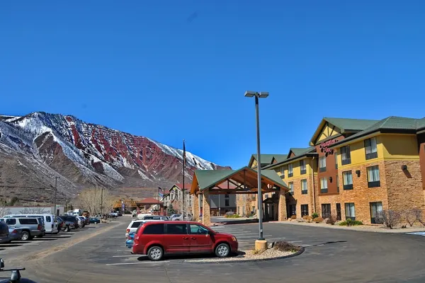 Photo 1 - Hampton Inn Glenwood Springs