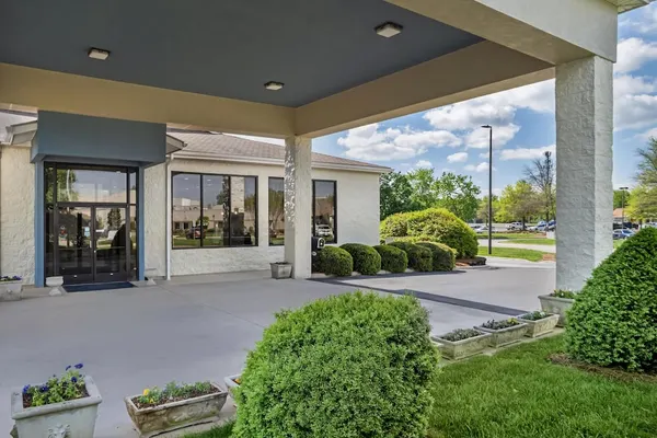 Photo 1 - Best Western Inn & Suites - Monroe