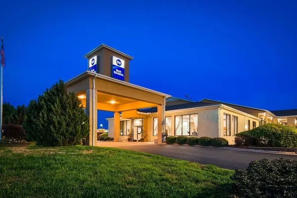 Photo 1 - Best Western Inn & Suites - Monroe